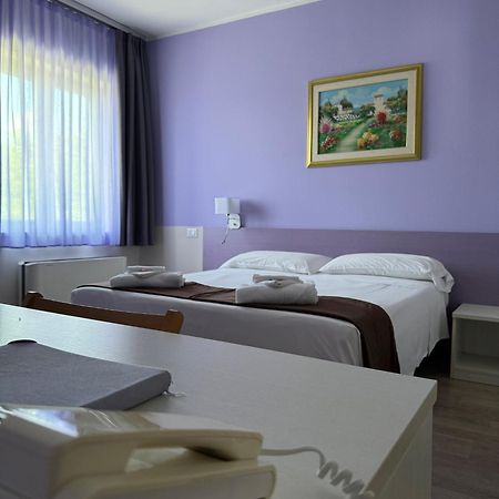 Albergo Trattoria Italia Desenzano del Garda Eksteriør billede
