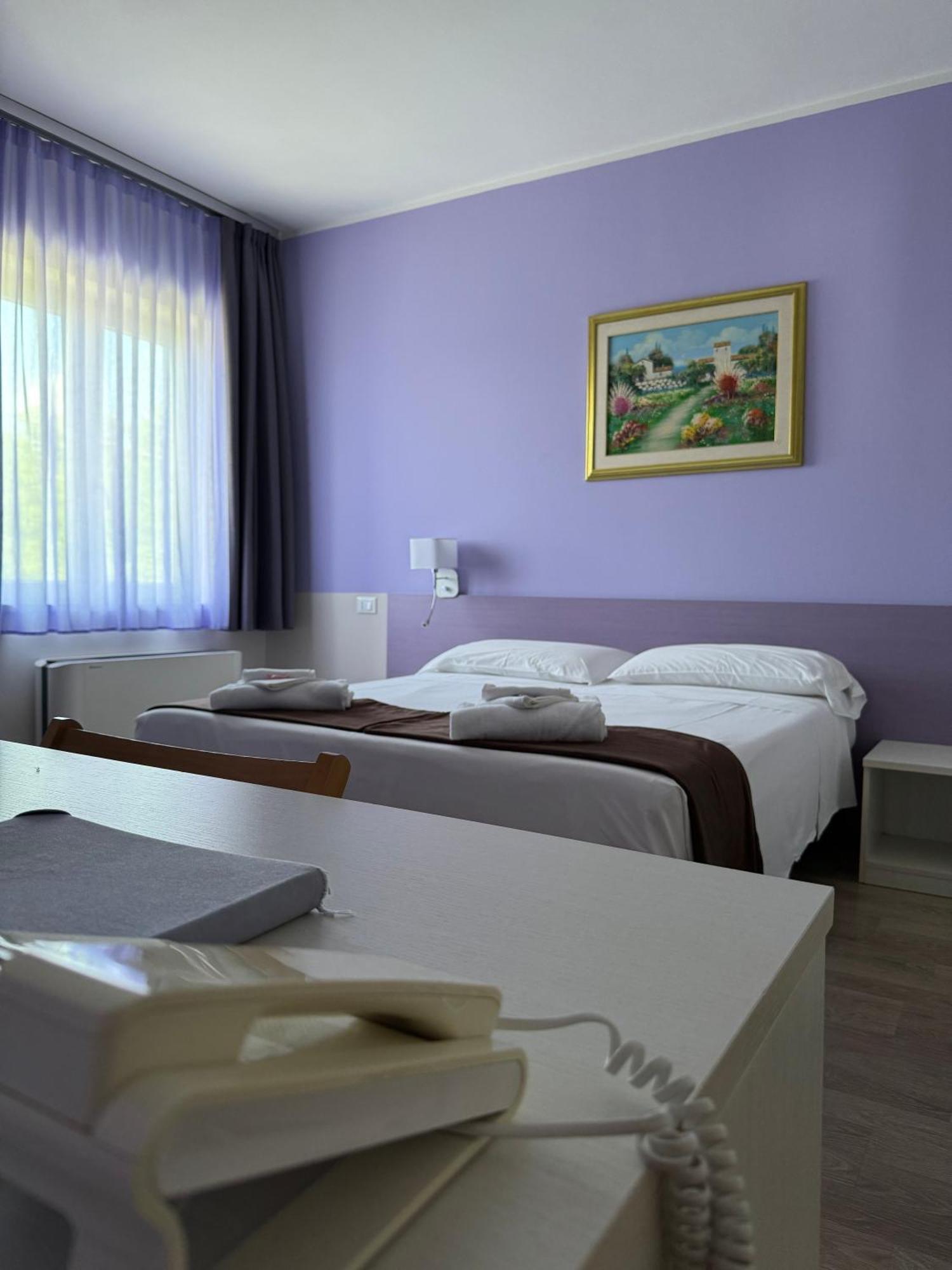 Albergo Trattoria Italia Desenzano del Garda Eksteriør billede