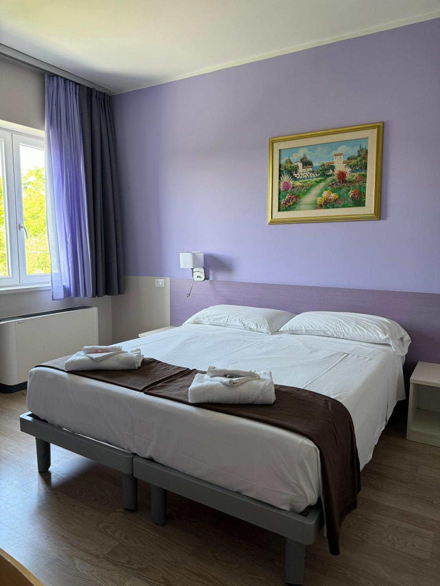 Albergo Trattoria Italia Desenzano del Garda Eksteriør billede