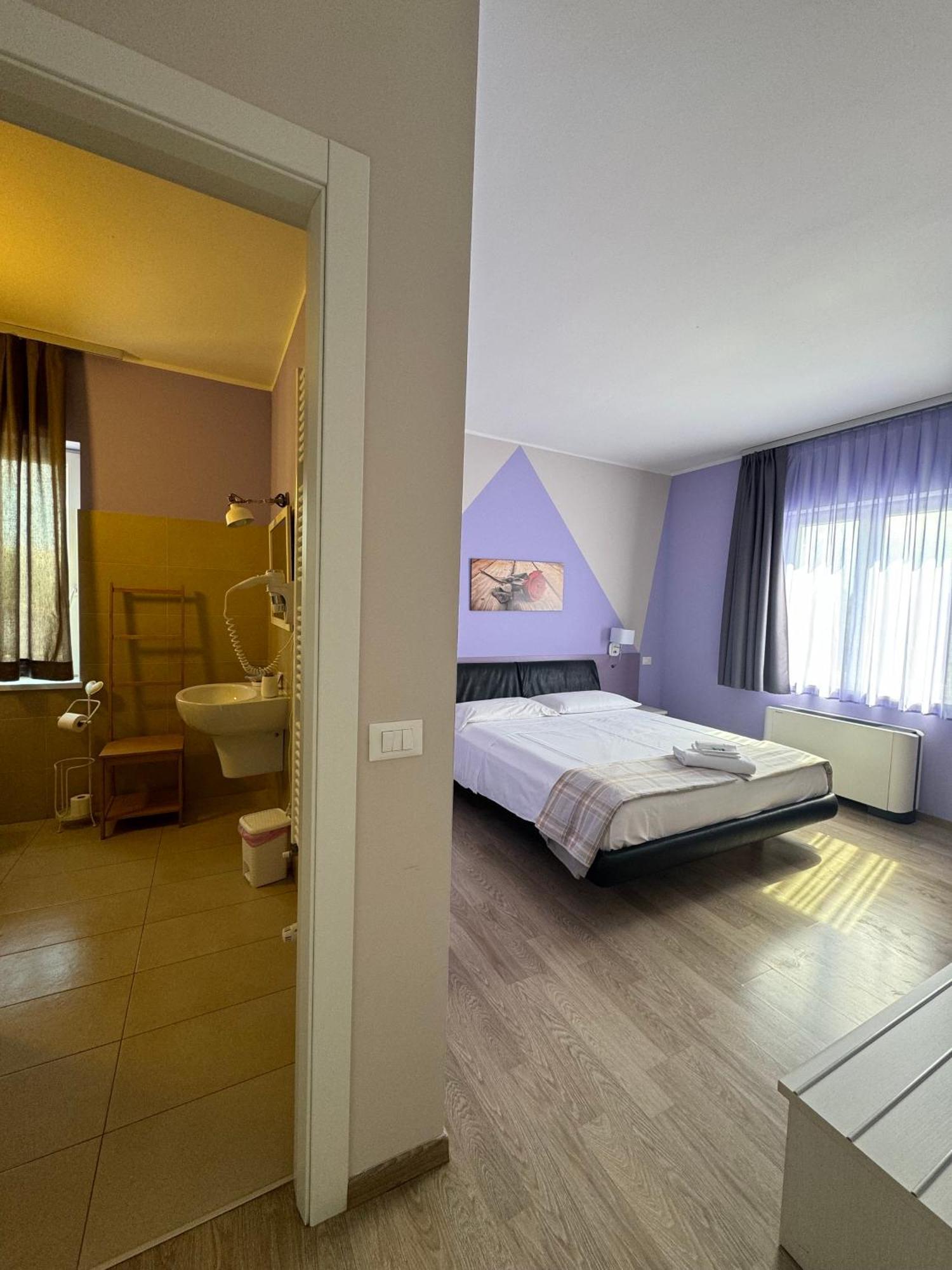 Albergo Trattoria Italia Desenzano del Garda Eksteriør billede